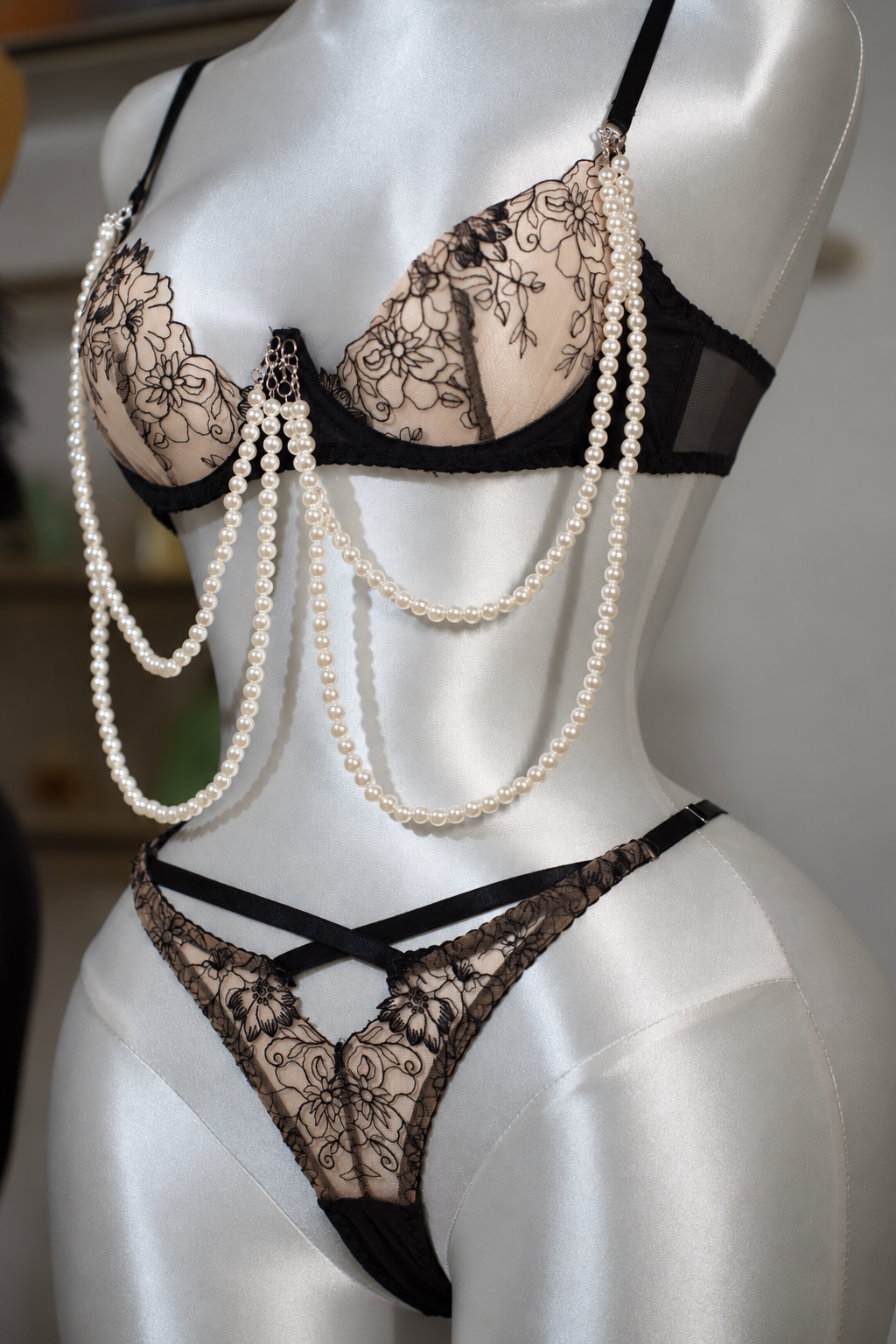 Pearl Chain Lace Lingerie Set